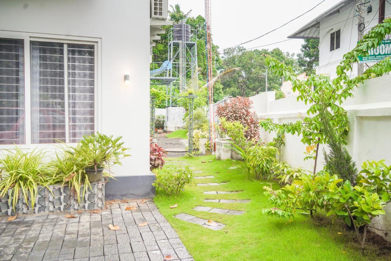 Oceana Hills Residency Hotell Alappuzha Exteriör bild
