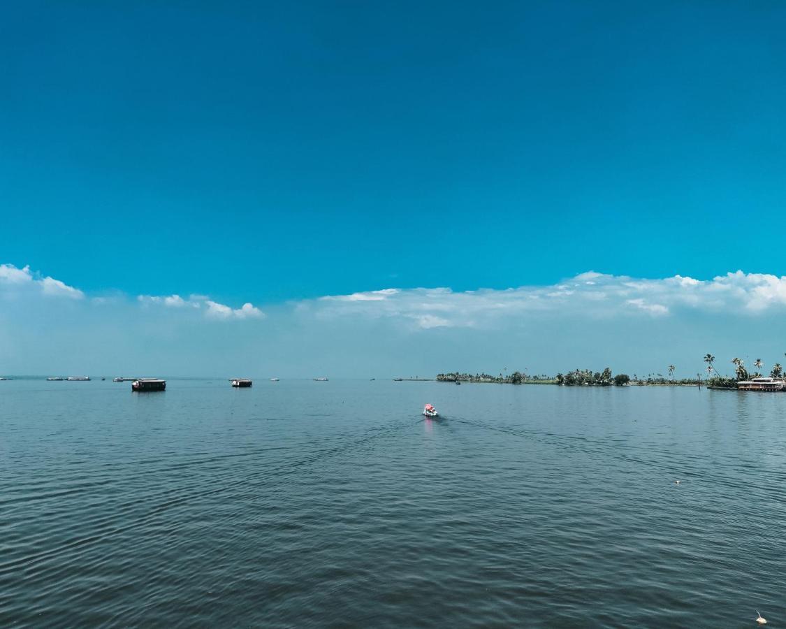 Oceana Hills Residency Hotell Alappuzha Exteriör bild
